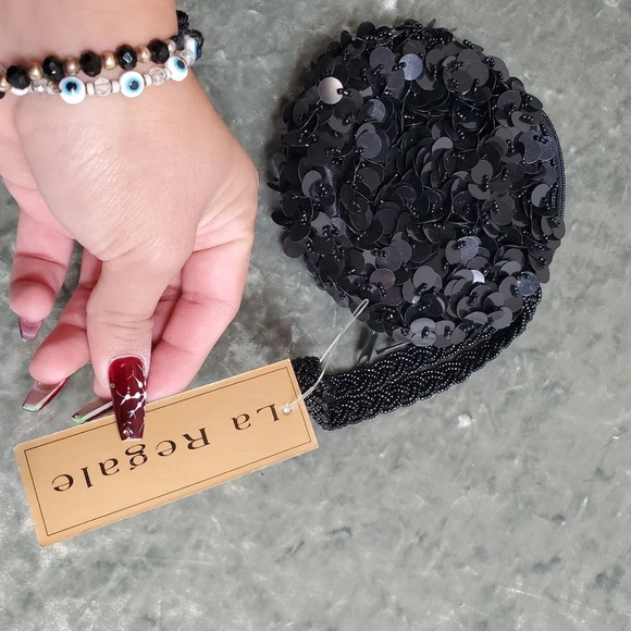 La Regale Sequin Hand Bag - Picture 4 of 5